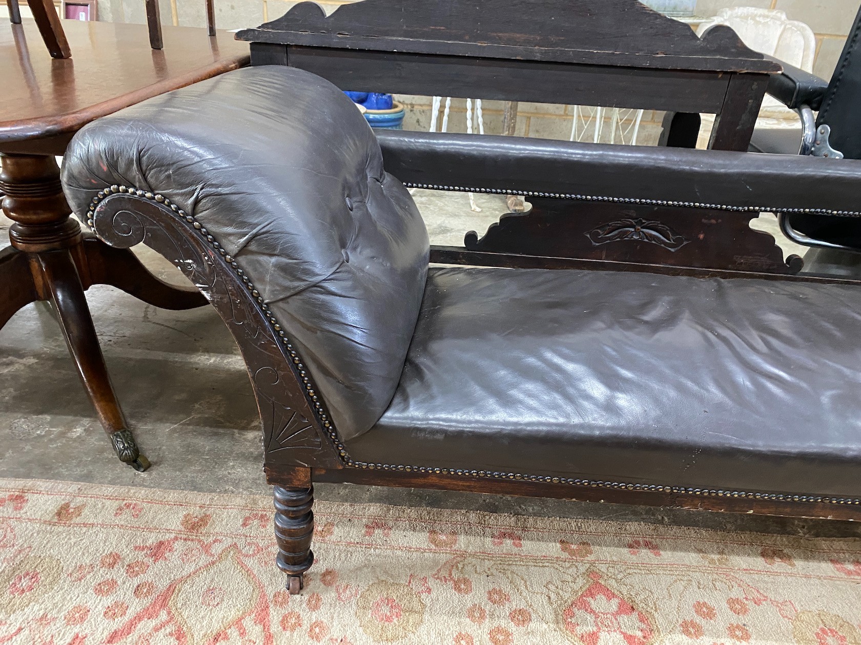 A late Victorian chaise longue length 160cm.